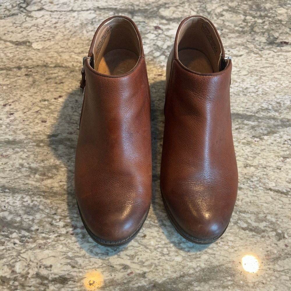 Vionic Women’s Brown Leather Ankle Boots